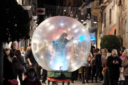 Els llums de Nadal ja llueixen als carrers de Reus