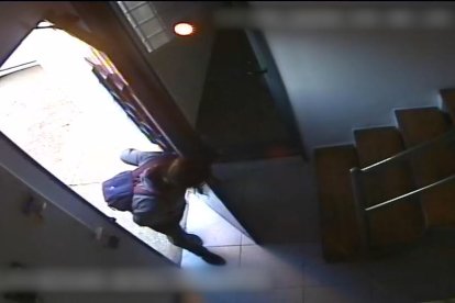 Pillada cuando acababa de robar una caja registradora de una empresa de Tarragona