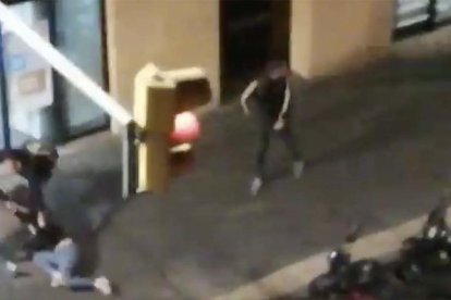 Apareixen noves imatges de la detenció de la tarragonina Laura Solé