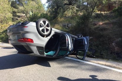 Els tres ocupants van resultar ferits lleus.