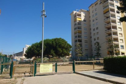 Torredembarra estrena una nova zona d'esbarjo i socialització d'animals de companyia