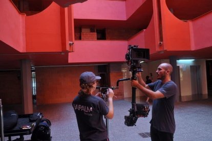 La cantante Bad Gyal registra un videoclip en el barrio Gaudí de Reus