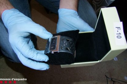 A prisión cuatro hombres detenidos en Reus por diez robos en viviendas en el Camp y el Ebre