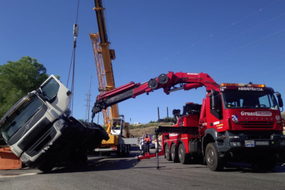 Vuelca un camión en Tarragona