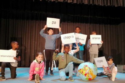 Uns 300 escolars participen a la Mostra de Teatre a l'Escola de la Conca de Barberà