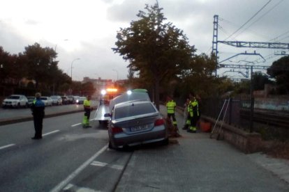 S'estampen contra un arbre a Reus i es fuguen abans de poder ser atesos pel SEM
