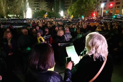 Centenars de persones es concentren a Tarragona per l'inici del judici de l'1-O