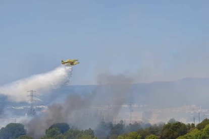 Confinan la Associació de Paràlisi Cerebral la Muntanyeta por un incendio en un barranco