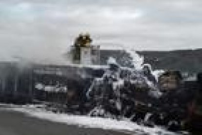 Mor el conductor d'un camió qua s'ha incendiat arran d'un accident a l'AP-7 a Ulldecona