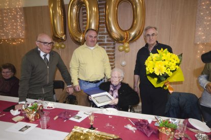 La Febró ret homenatge a dos dels seus veïns