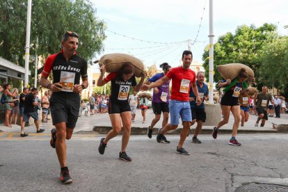 La cursa de sacs d'avellanes de Riudoms s'omple de participants