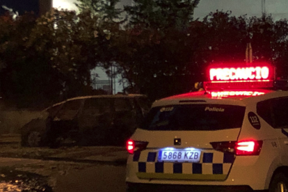 Quema totalmente un turismo en Torredembarra