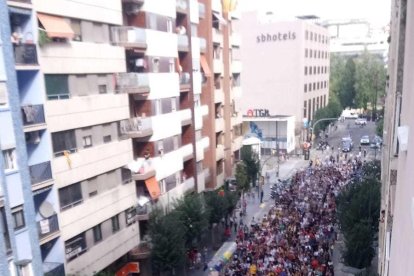 Un millar de personas se concentran en Tarragona para protestar por la sentencia del proceso y cortan la A-7