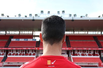 El Nàstic estrena camiseta para empezar un nuevo año más esperanzador