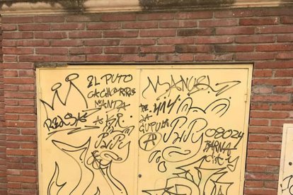 Hogueras, pintadas y amenazas en el vecindario de la plaza de la Fiesta Mayor de Reus