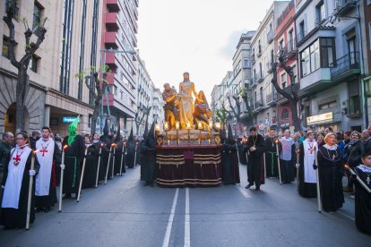 Els Natzarens celebren el tradicional viacrucis a Sant Francesc