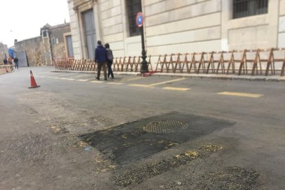 Els carrers de la Part Alta de Tarragona s'omplen de pintades independentistes