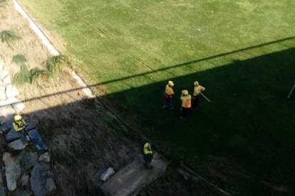 Els equips de rescat reinicien la recerca dels quatre desapareguts en les riuades