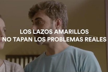 Cs llança un vídeo satíric denunciant que l'independentisme tapa els problemes amb llaços grocs