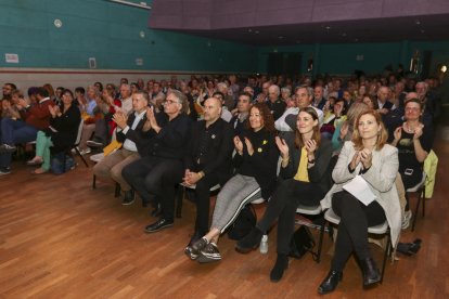 D'esquerra a dreta:  Pau Ricomà, Joan Tardà, Jordi Salvador, Laura Castel, Helle Kettner i Raquel Sans, ahir, al centre cívic de SPiSP.