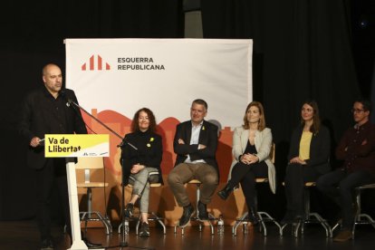 Jordi Salvador, durant la seva intervenció en l'acte electoral d'ERC a Sant Pere i Sant Pau.