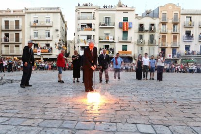 El expresidente de la Cambra de Comerç de Reus, Isaac Sanromà, fue el encargado de pronunciar el pregón y encender la Tronada.