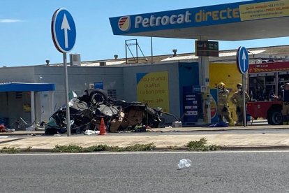 Un ferit greu en bolcar el cotxe en una gasolinera del polígon Francolí de Tarragona
