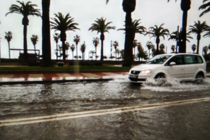 passeig jaume I, salou, inundat, temporal