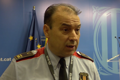 Los Mossos denuncian que hay personas que buscan «excusas» para salir de casa como pasear una cabra