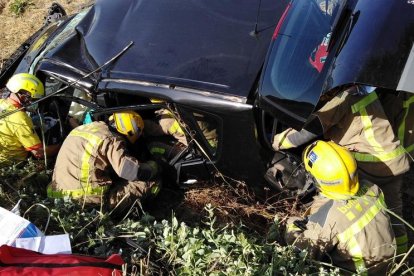 Tres ferits lleus en un accident entre dos vehicles a Alcover