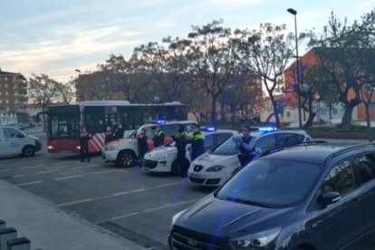 Emotiu homenatge de Protecció Civil, Urbana i EMT a la residència Santa Tecla Ponent