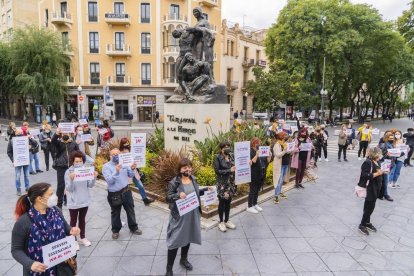 El sector de la perruqueria i l'estètica mostra el seu malestar a la Rambla