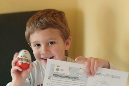 Prades reparteix una seixantena d'ous per als nens del poble