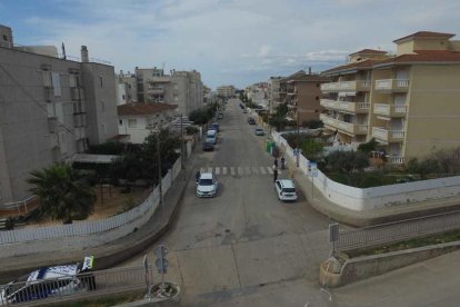 Visitantes de segunda residencia atraviesan las barreras en la Costa Daurada