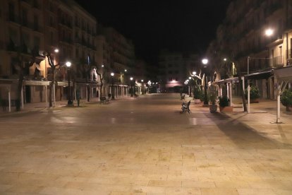 Primera noche de calles vacías en Tarragona con el toque de queda
