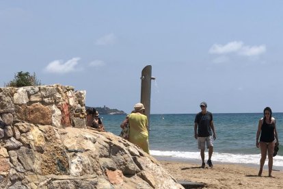 La playa Larga, más estrecha y dejada que nunca después de los temporales