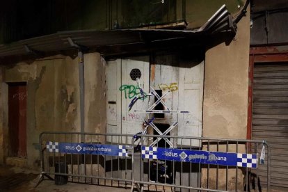 Cremen una nau i un pis abandonats en la mateixa nit a Reus