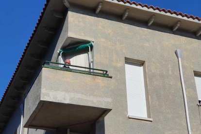 Llevan|Traen siete meses fuera de casa porque la aseguradora no los paga los daños ocasionados por un aguacero