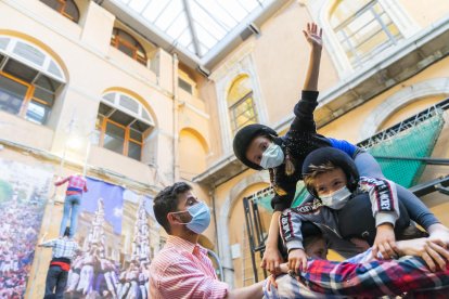 Los Niños y la Joven reanudan los ensayos de castillos con los chiquillos