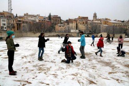 La neu arriba a les comarques de Tarragona i s'intensificarà dissabte