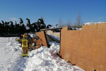 Se hunde parte de la cubierta de una granja en Falset por la acumulación de nieve