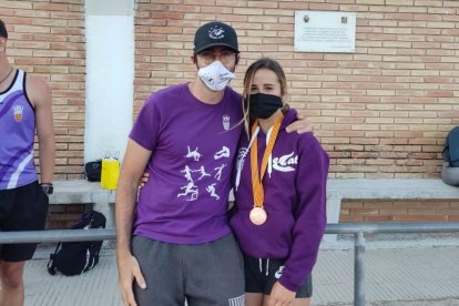 Nuria Caballero, del Atletismo Tarragona, campeona de Cataluña de salto de altura