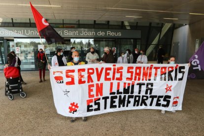 Els sanitaris en vaga reclamen la millora de les condicions laborals a Tarragona i Reus