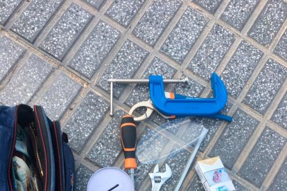 Enxampen tres persones a la Pineda que acabaven de robar en un pis de Reus