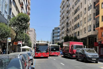 El carril bici de la calle Pere Martell de Tarragona indigna a los vecinos y los comerciantes