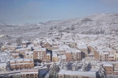 El espectáculo de Prades nevado y a vista de dron