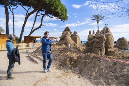 El tradicional Pessebre de Sorra torna a la platja de la Pineda