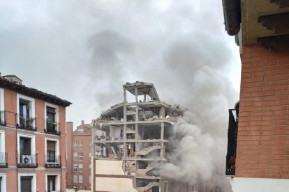 Una explosió destrueix diverses plantes d'una residència de gent gran a Madrid