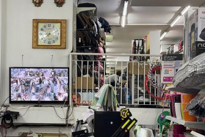 Concentració a Torredembarra per protestar contra la inseguretat que viuen els veïns del carrer de les Mimoses