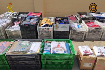 Intervingudes 4.223 peces falsificades al mercat ambulant de Segur de Calafell